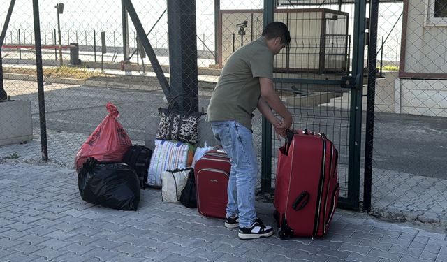 Suriyeliler Zeytindalı Sınır Kapısı'ndan da ülkelerine dönüyor