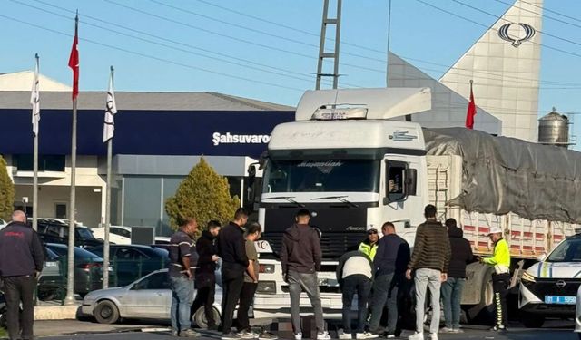 Adana'da tırla çarpışan motosikletin sürücüsü öldü