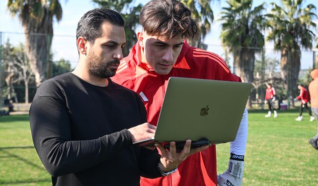 Adanasporlu futbolcular, AA'nın "Yılın Kareleri" oylamasına katıldı