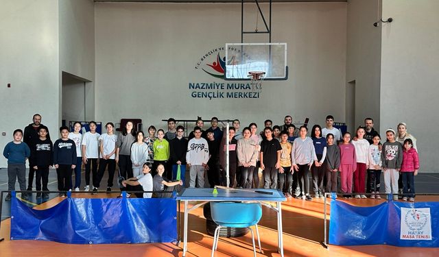 Dörtyol'da badminton turnuvası düzenlendi