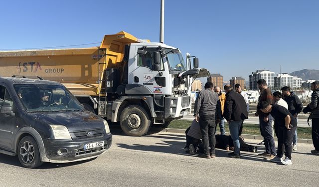 Hatay'da hafriyat kamyonunun çarptığı yaya ağır yaralandı