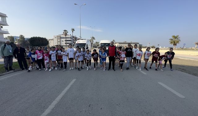 Hatay'da okullar arası kros turnuvası gerçekleştirildi