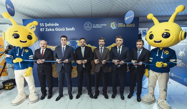 Turkcell Zeka Gücü Projesi'nin yeni sınıfı Elbistan'da hizmete açıldı