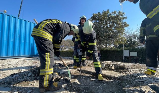 Hatay’da itfaiye personeline arama kurtarma eğitimi verildi