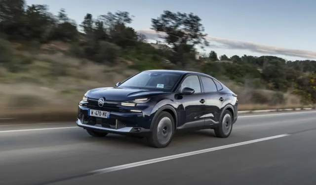 Citroen'in yenilenen C4 ve C4 X modelleri şubatta Türkiye'de satışa çıkacak