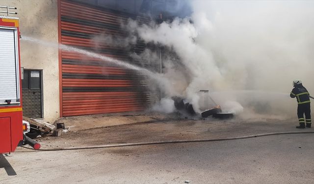 Bucak'ta hububat deposunda çıkan yangın söndürüldü