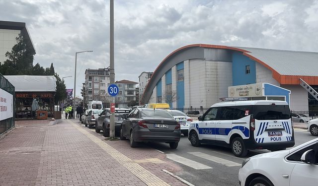 Burdur'da otomobille çarpışan motosikletin sürücüsü yaralandı