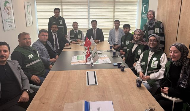 AK Parti MKYK Üyesi İsmail Kaya'dan Yeşilay Osmaniye Şubesine ziyaret