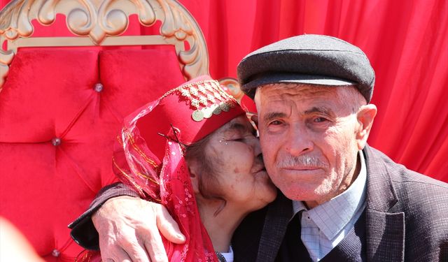 Burdur'da 69 yaşındaki Emine Gülay'ın kına gecesi hayali gerçek oldu