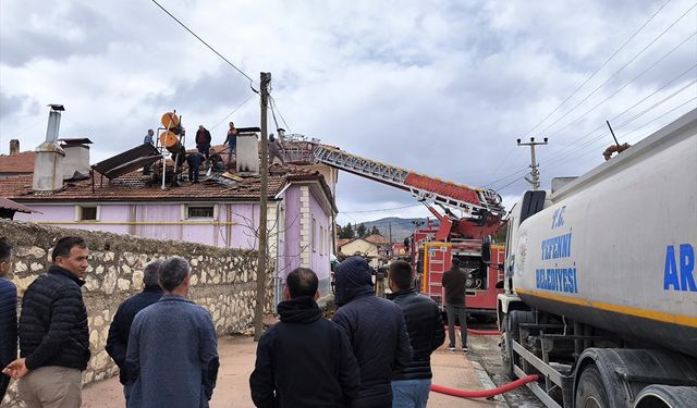 Burdur'da evde çıkan yangın hasara yol açtı