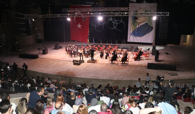 Hatay Filarmoni Orkestrası'ndan "Ulusal Egemenlik ve Çocuk Bayramı" konseri