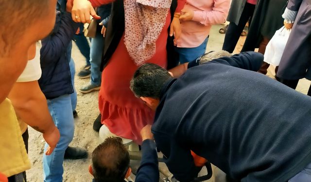 Hatay'da ayağı mazgala sıkışan kişiyi itfaiye ekibi kurtardı