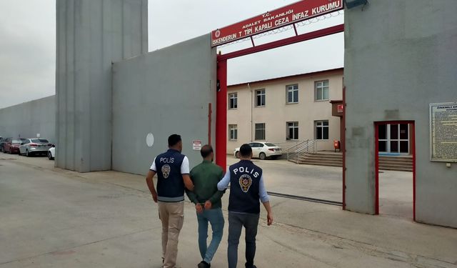 Hatay'da suçüstü yakalanan uyuşturucu satıcısı tutuklandı