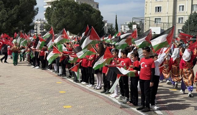 Kahramanmaraşlı öğrenciler, İsrail'in Gazze'ye yönelik saldırılarına tepki gösterdi