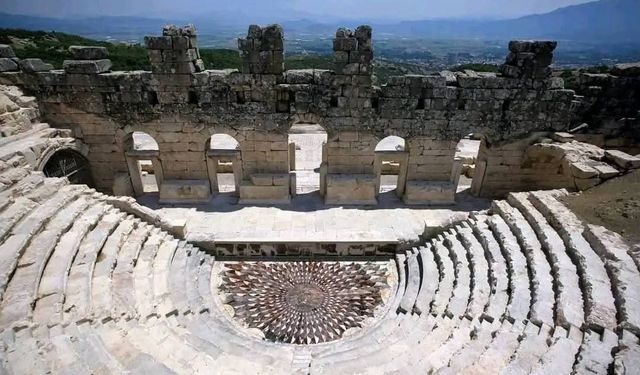 Kibyra Antik Kenti'ndeki Medusa mozaiği ziyarete açıldı