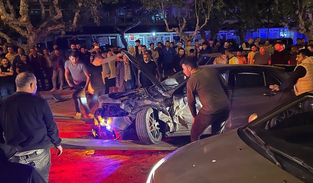 Mersin'de zincirleme trafik kazasında 3 kişi yaralandı