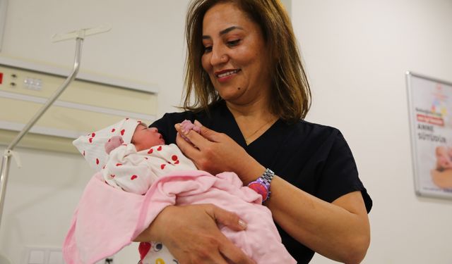 Nuray ebe, 29 yıldır annelerin kucağına "mutluluk" bırakıyor