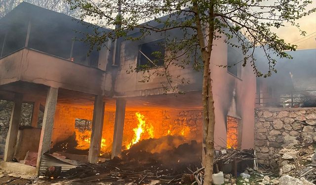 Osmaniye'de müstakil evde çıkan yangın söndürüldü