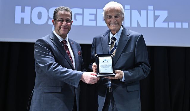 Sinema sanatçısı Ediz Hun, Antalya Bilim Üniversitesinin konuğu oldu