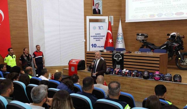 ALKÜ’de 10. yıl coşkusu devam ediyor
