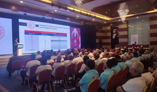 Antalya’da 300 turizm şoförüne yol güvenliği eğitimi verildi