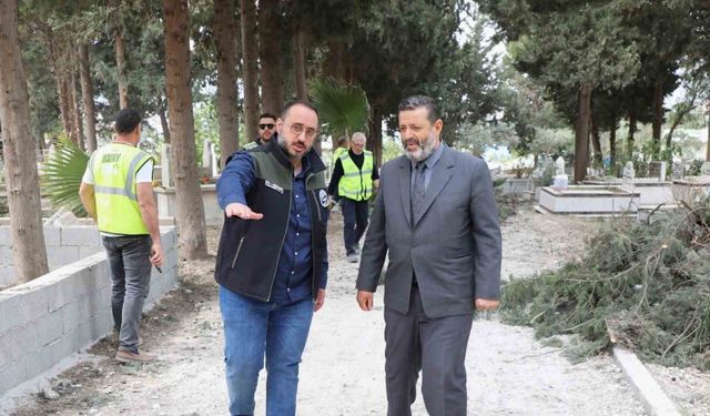 Armutlu mezarlığında bakım ve temizlik çalışması gerçekleştirildi
