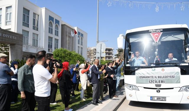 Çanakkale kahramanlarını yad etmek için yola çıkan izcilere kına yakıldı