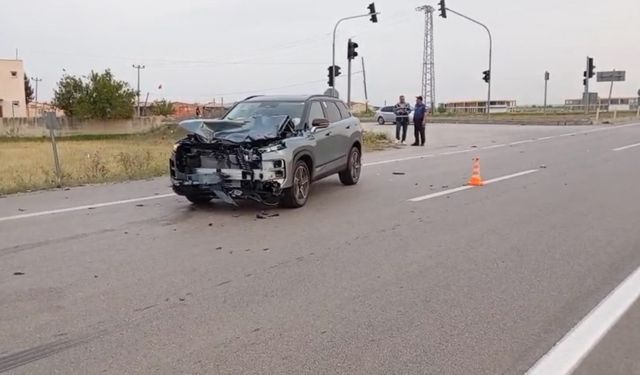 Cip ile motosiklet çarpıştı: 2 ağır yaralı