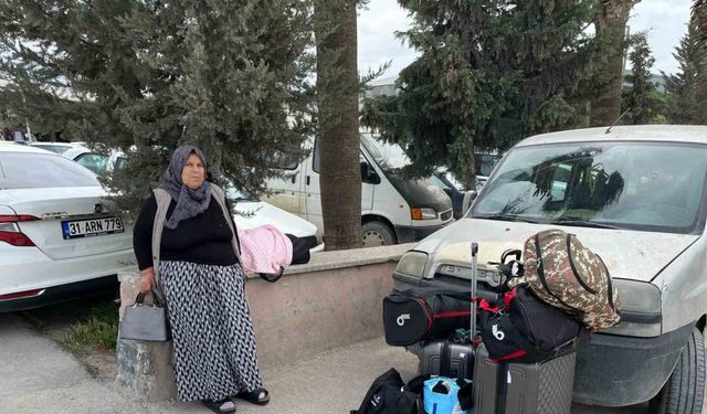Depremden kaçıp İstanbul’a sığınan afetzedeler korkuyla memleketlerine dönmeye başladılar
