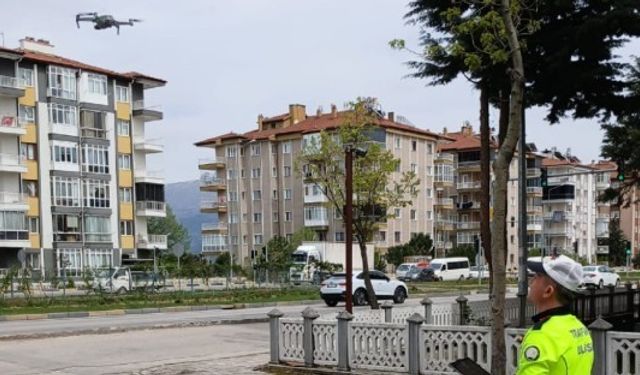 Isparta’da dron destekli trafik denetiminde kurallara uymayan 7 araca ceza