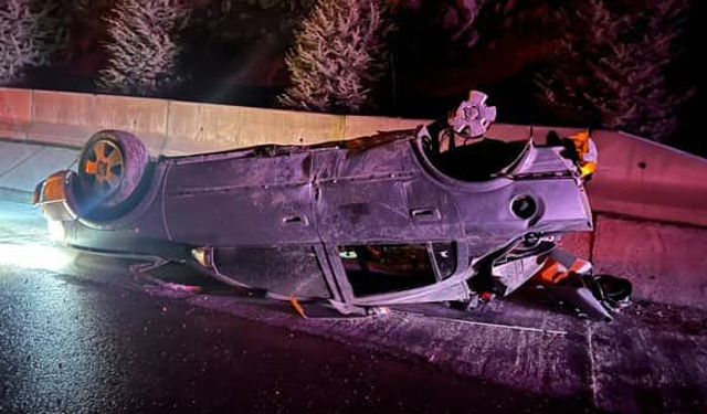 Isparta’da kontrolden çıkan araç takla attı: 3 yaralı