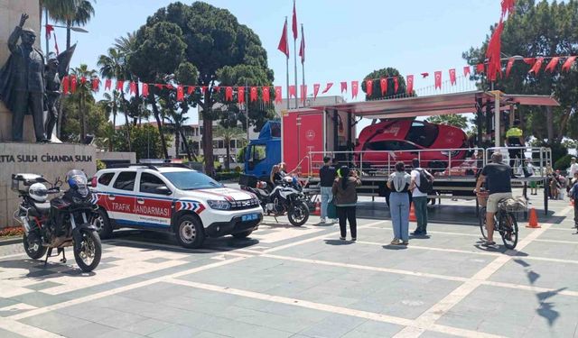 Jandarmadan öğrencilere trafik farkındalık eğitimi