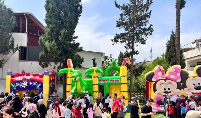 Kahramanmaraş’ta depremzede çocukların 23 Nisan coşkusu