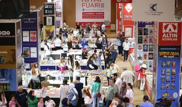 Kitap tutkunları Kepez Kitap Fuarı’na akın etti