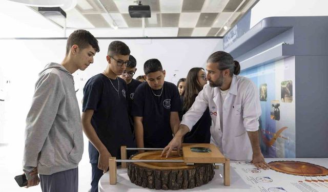 Mersin’de dünya çocukları bilimle buluştu