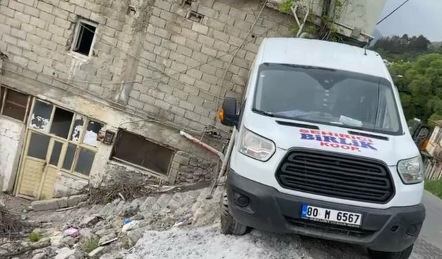 Osmaniye’de okul servisi ile otomobil çarpıştı: 9’u öğrenci 11 yaralı