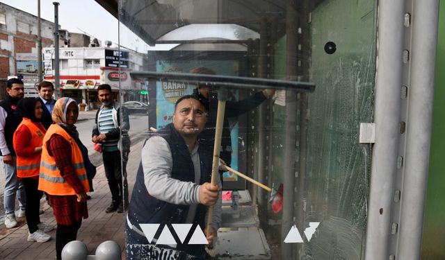 Osmaniye’de otobüs duraklarında genel temizlik çalışması