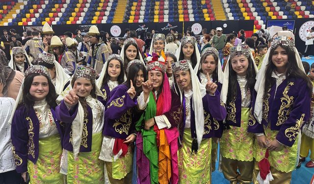 Afşinli Öğrencilerden Halk Oyunlarında Bölge Birinciliği Gururu