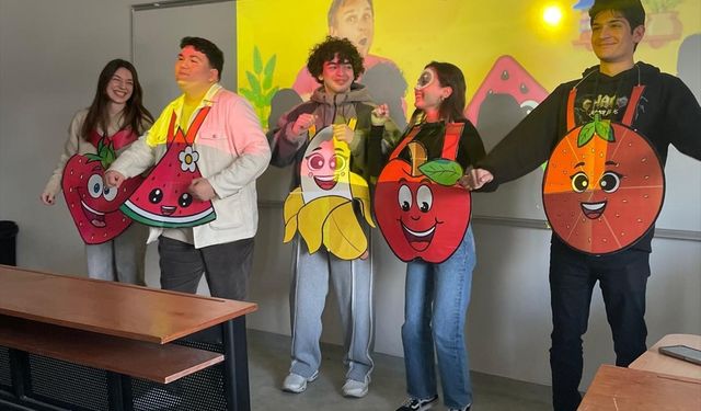 Biruni Üniversitesi, öğretmen adaylarına drama yöntemiyle dil eğitimi veriyor