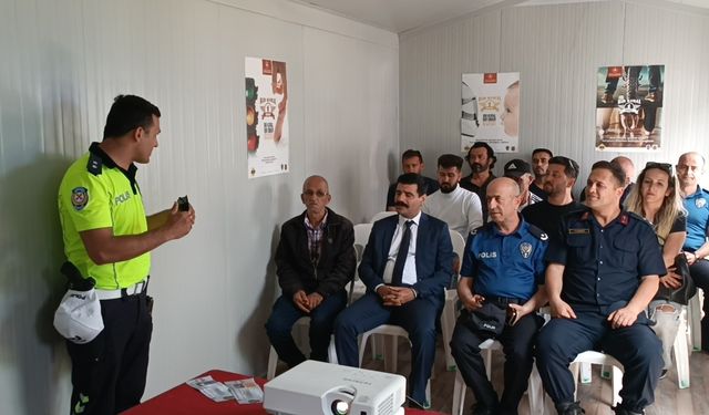 Demre'de motosiklet sürücülerine yönelik eğitim verildi