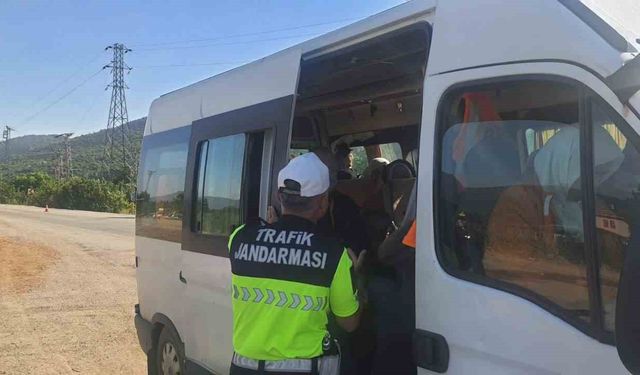 Eğirdir’de tarım işçilerine güvenli ulaşım denetimi: 2 araca ceza kesildi