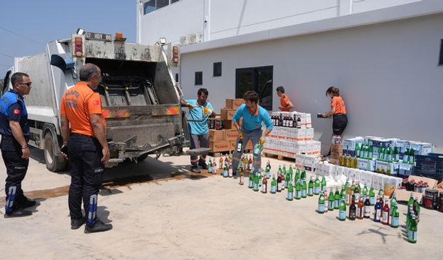 Alanya'da kullanım süresi geçmiş ürünlere yeni tarihli etiket yapıştıran toptan gıda deposu mühürlendi