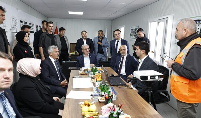Bakan Yardımcısı Karaloğlu ve Vali Ünlüer Afşin’de TOKİ Konutlarını İnceledi