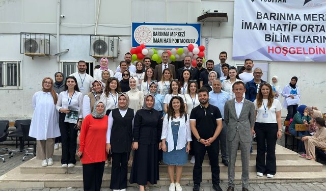 Barınma Merkezi İmam Hatip Ortaokulu’nda TÜBİTAK 4006 Bilim Fuarı Açıldı