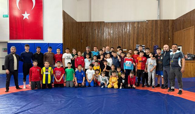 Başkan Kıraç’tan Güreşçi Gençlere Tam Destek