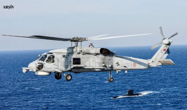 Deniz Kuvvetlerine ait helikopter Antalya açıklarında acil iniş yaptı