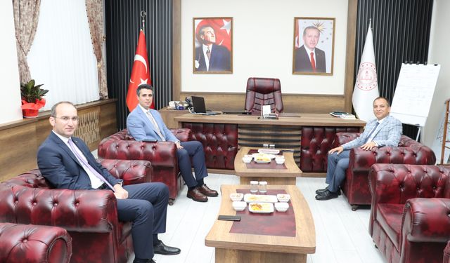 Kaymakam Sarıdoğan’dan İl Milli Eğitim Müdürüne Ziyaret