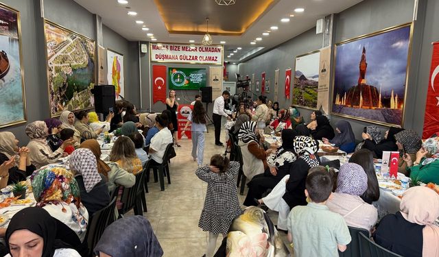 Maraşyurt Derneğinden Anneler Günü’nde Anlamlı Etkinlik