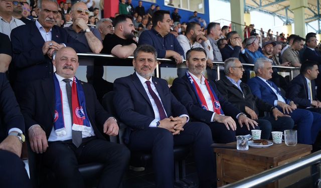 Milletvekili Debgici, Play Off Maçını Tribünden İzledi