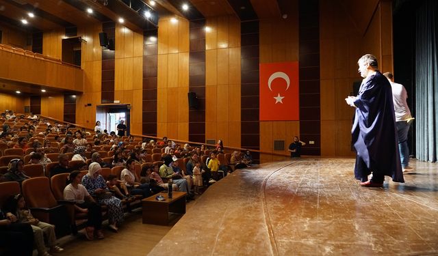 Minikler “Kütüphane Macerası”yla Büyülü Bir Yolculuğa Çıktı